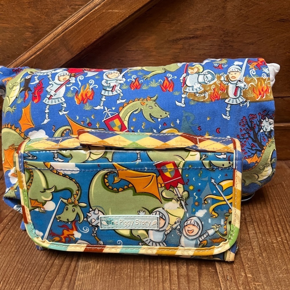 Toddler Backpack with matching pillow and color case- knight and dragon - Picture 4 of 8